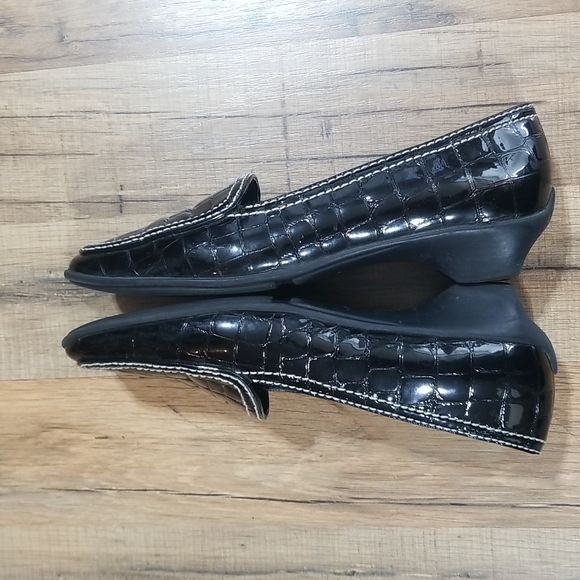 JENNY BUCHANAN Black Faux Crocodile Patent Leather Non-Slip Loafers Flats - Picture 11 of 13